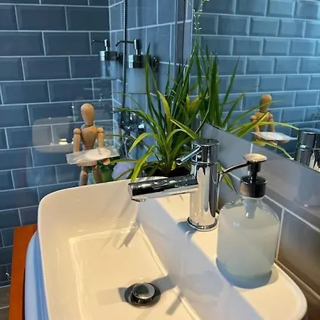 Unique & Special With Terrace In The Center