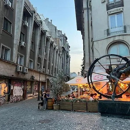 Unique & Special With Terrace In The Center * Bucharest