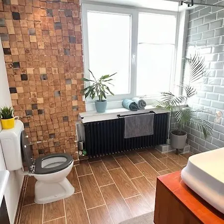 Unique & Special With Terrace In The Center