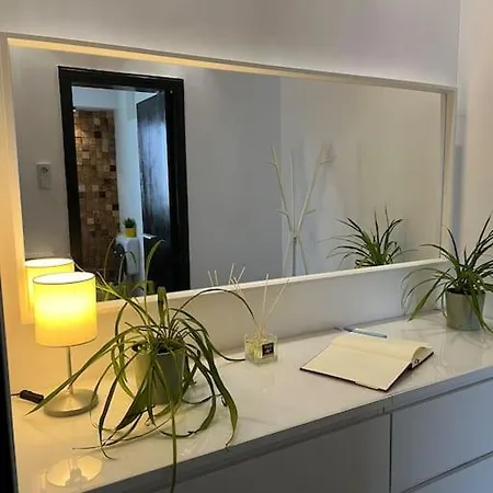 Unique & Special With Terrace In The Center *